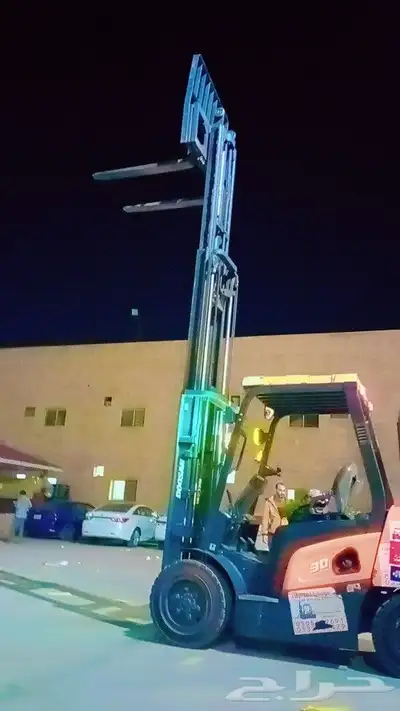 رافعه فوركلفت للايجار 1