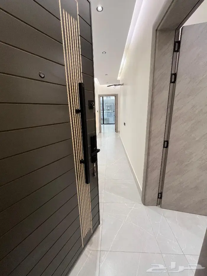 تملك شقة سكنية بتصميم عصري. 9