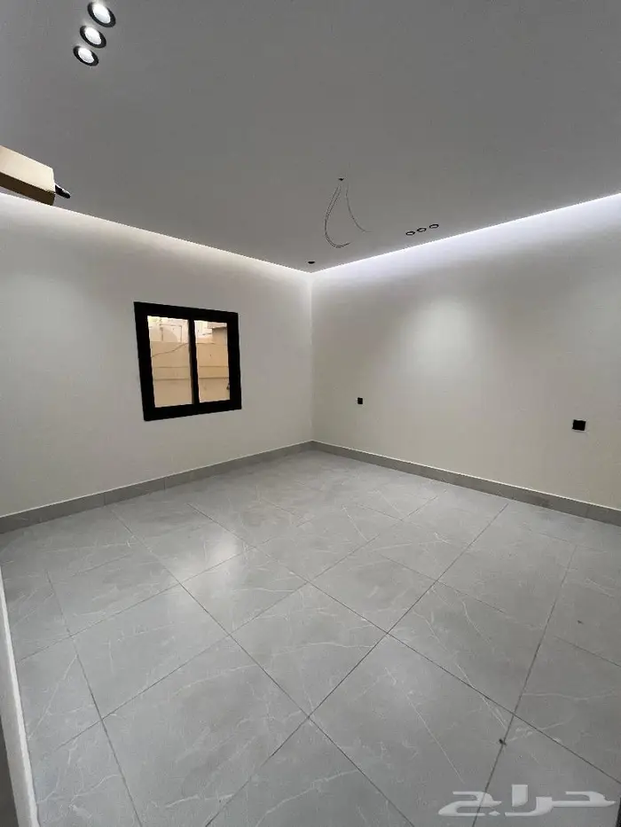 تملك شقة سكنية بتصميم عصري. 5