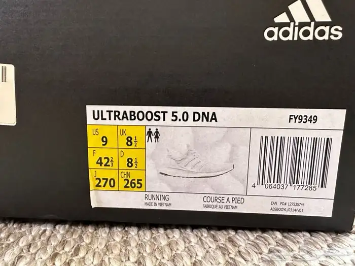 للبيع حذاء الترا بوست جديده 1