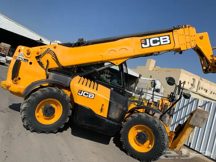 رافعات تلسكوبيه للايجار. Crane for rent 1