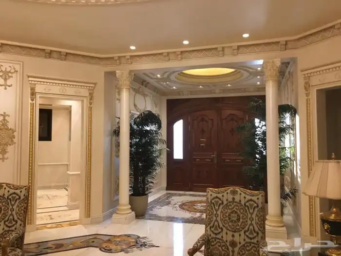 قصر فخم وفاره جدا  للبيع بحي المرجان على شارعين مساحة 2250 م 2