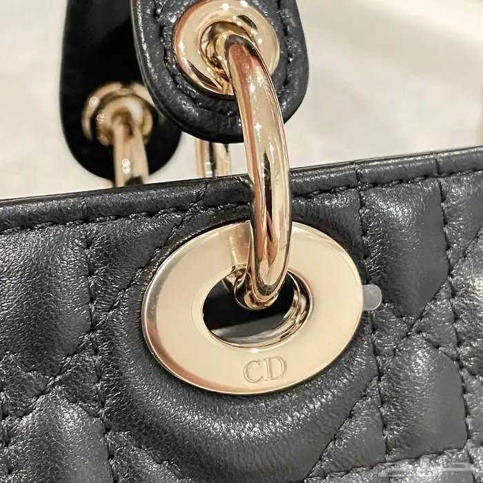 شنطه Christian Dior جلد طبيعي 2
