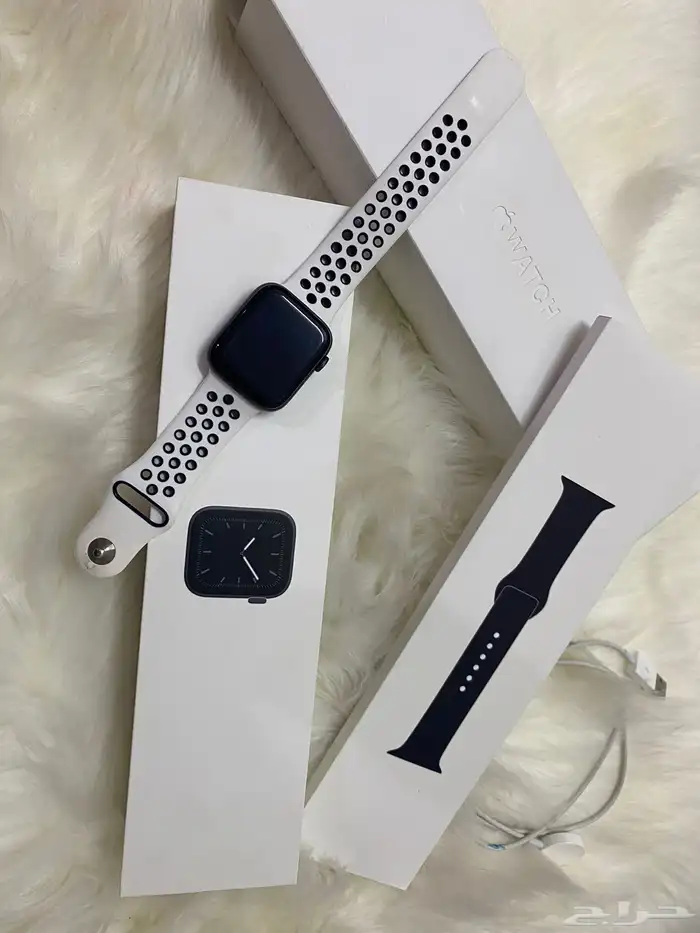 ساعه ابل الأصدار الخامس نظيفه 1