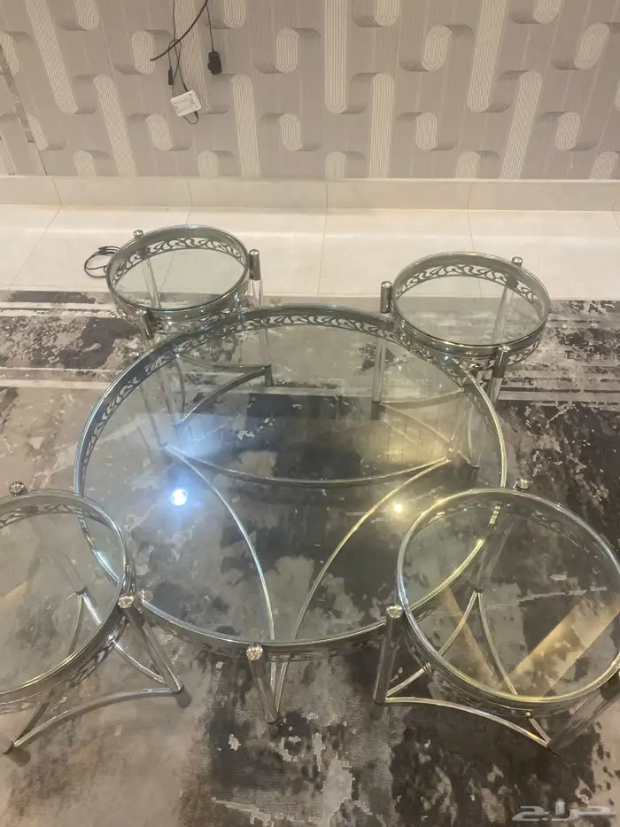 طاوله للبيع 0