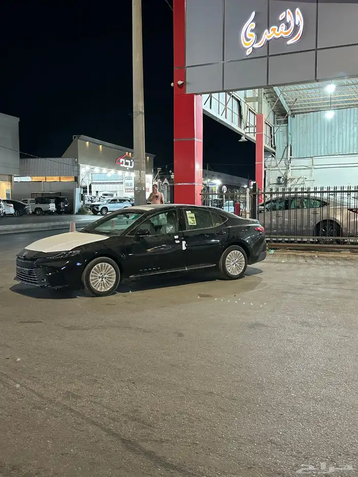 كامري 2025 LE بنزين لدى معرض سامي القعدي 27