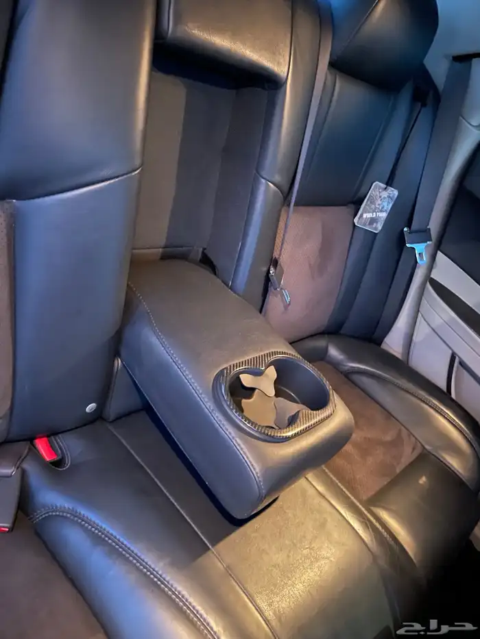 مقاعد مراتب كرايزلر 300c SRT8 5