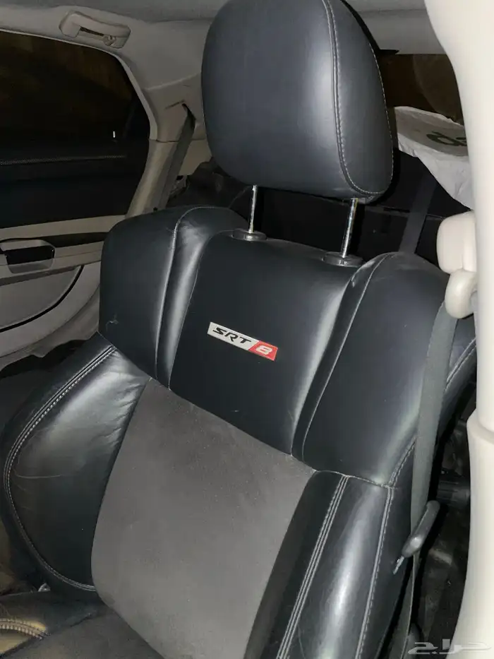 مقاعد مراتب كرايزلر 300c SRT8 2