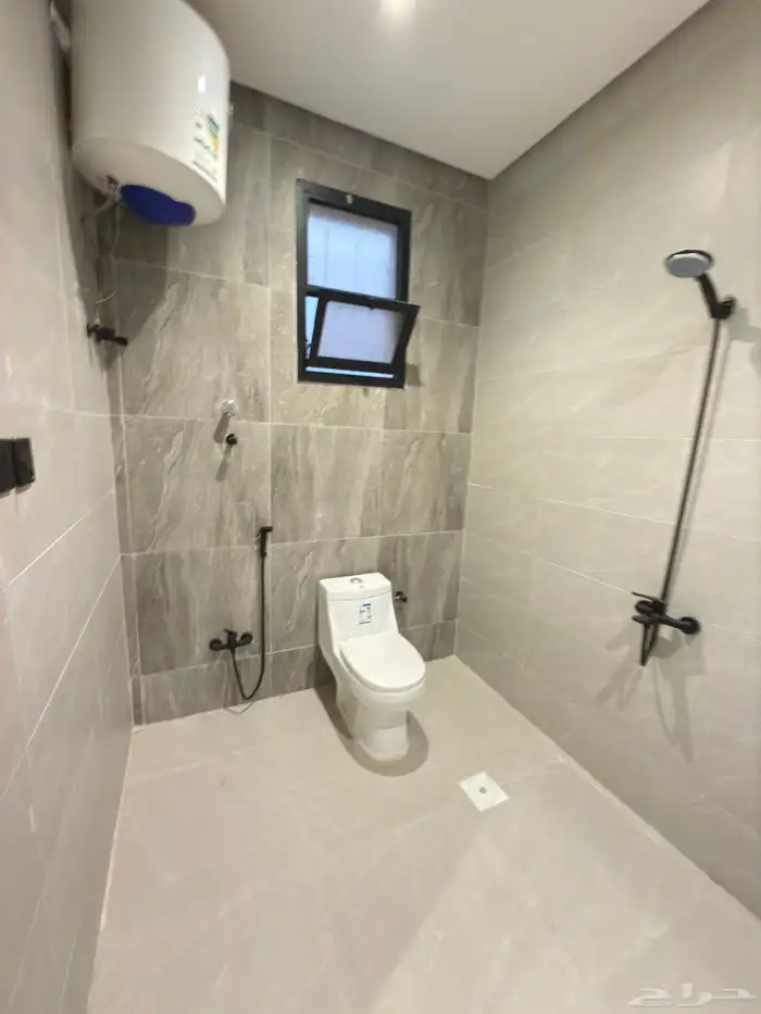 دور علوي حي الشفاء مساحه 360متر 5