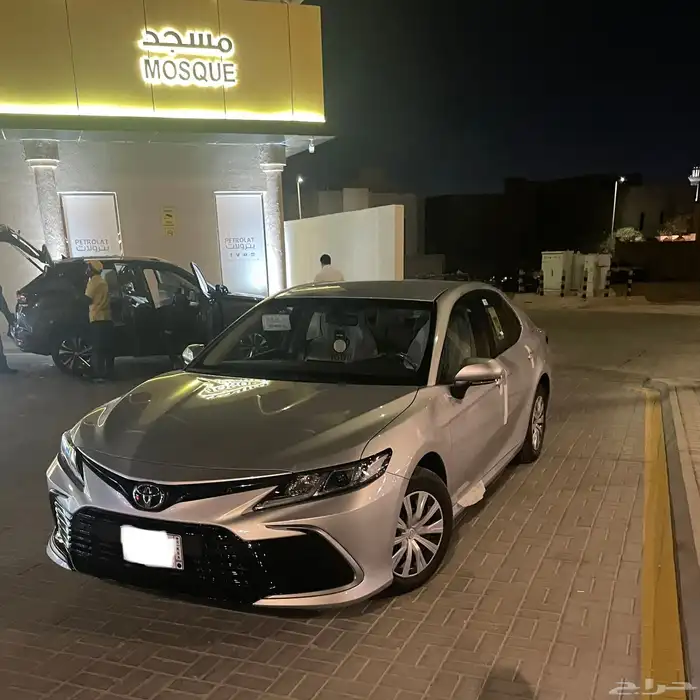 كامري 2024 فضي ستاندر شبه اصفار 0