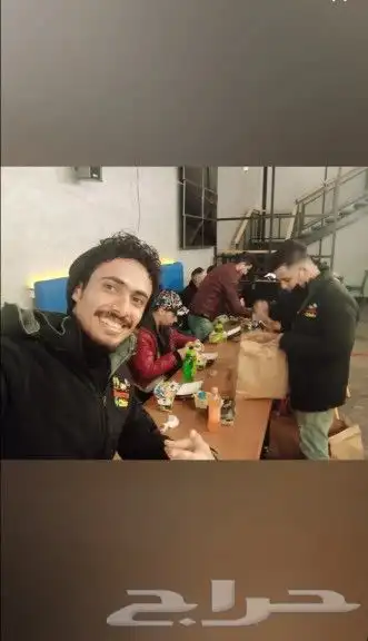 ملعم برست وسندوتشات خبره 5سنوات سنوات اقامه 1