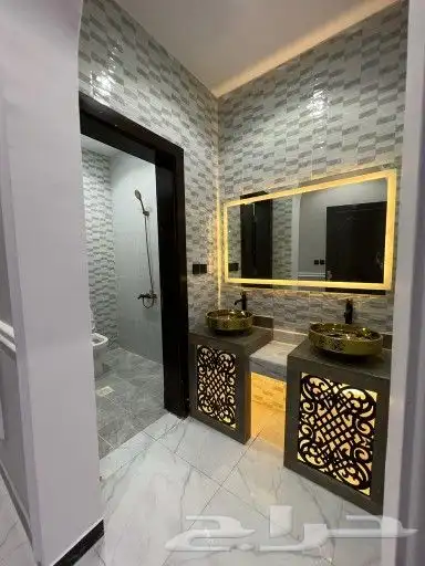 شقه 5غرف موقع ممتاز احدث الديكورات والتشطبات 1