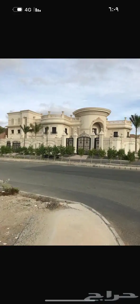 قصر فخم وفاره جدا  للبيع بحي المرجان على شارعين مساحة 2250 م 0