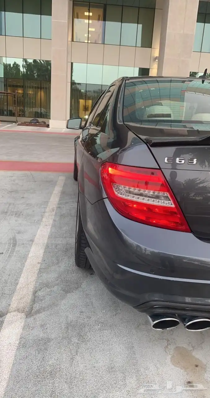 مرسيدس ممشى قليل نظيف جدا C63 AMG سعودي جفالي 3