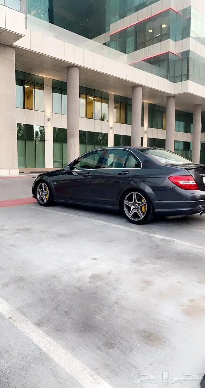 مرسيدس ممشى قليل نظيف جدا C63 AMG سعودي جفالي 0