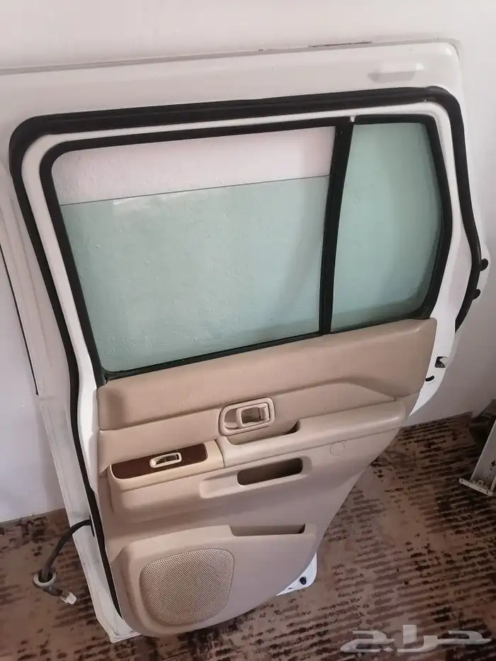 باب نيسان باثفندر يمين خلفي 1