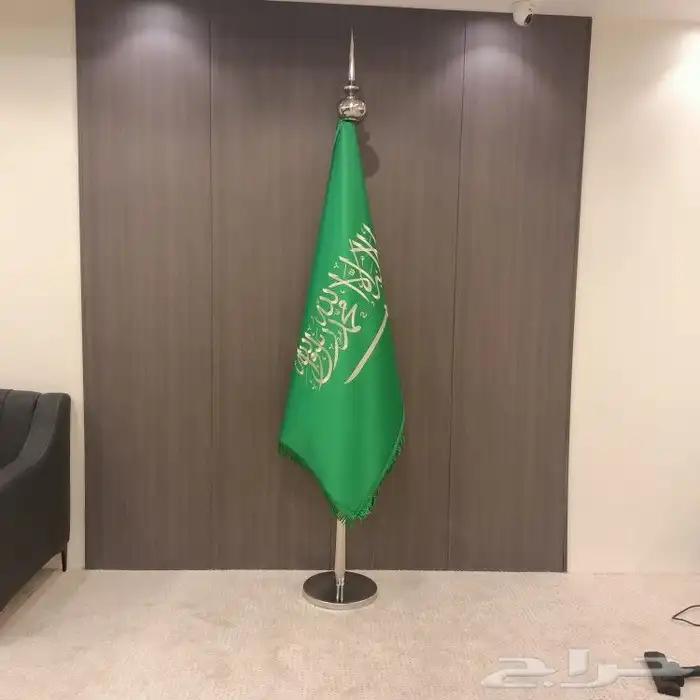 رول اب و استاند حديد و أعلام و لوحات اكرليك 1