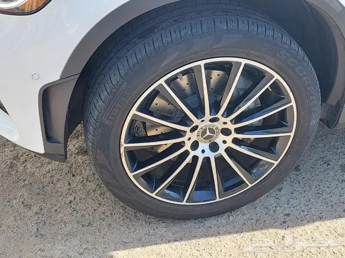 مرسيدس 2022 GLC دفع رباعي 33
