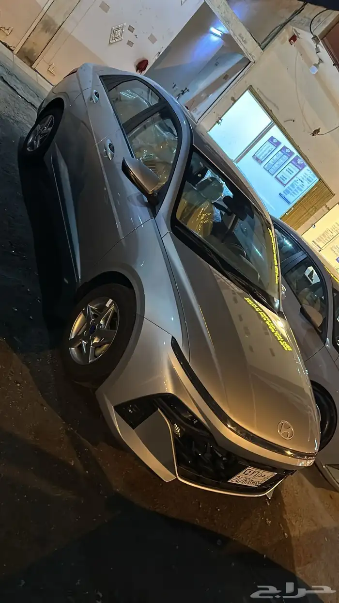 سيارات اصفار للايجار 1