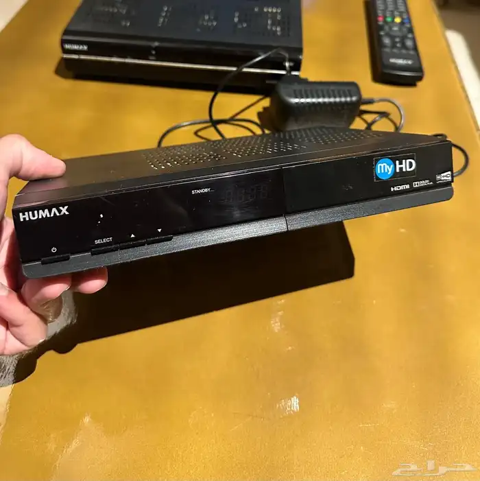 للبيع رسيفرات هيوماكس Humax و جهاز STC فايبر راوتر 2