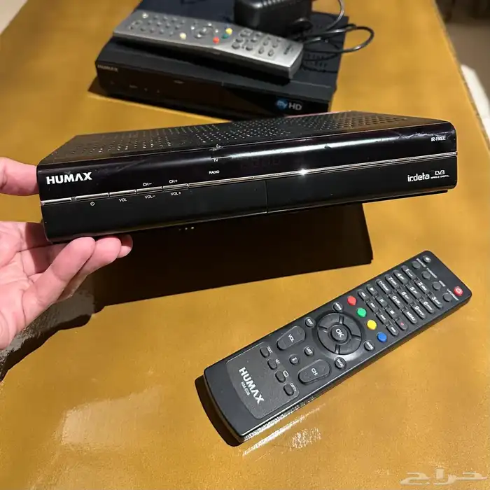 للبيع رسيفرات هيوماكس Humax و جهاز STC فايبر راوتر 0