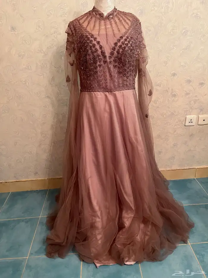 فستان مناسبات مقاس كبير لون زهر فاتح تل مع بدي 0