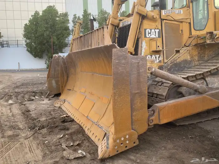 بلدوزر للبيع اوللإيجار الشهريD9N 4