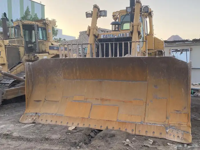 بلدوزر للبيع اوللإيجار الشهريD9N 7