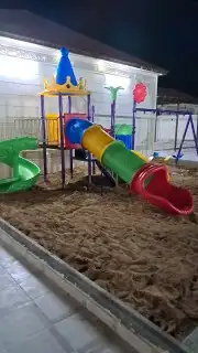 مراجيح أطفال خارجية نطاطات ترامبولين ارضيات اسفنجة وربر 12