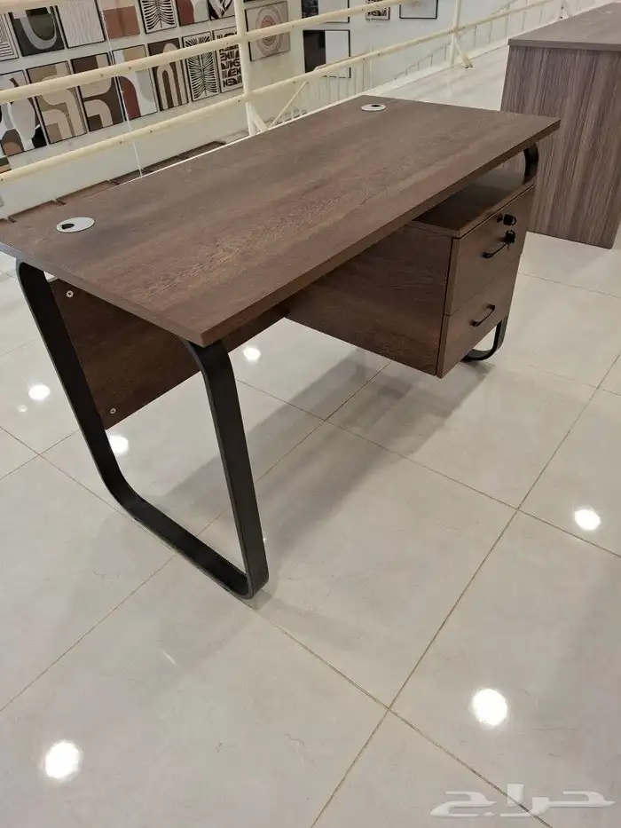 مكاتب عمل بمقاسات مختلفه 6