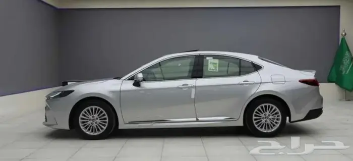 كامري ال اي بنزين - ابيض - فضي- رمادي 0