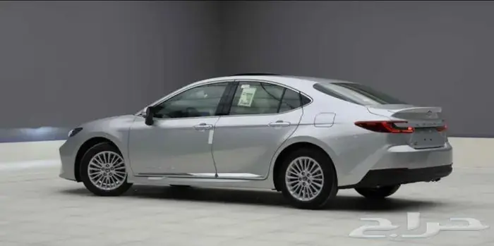 كامري ال اي بنزين - ابيض - فضي- رمادي 1