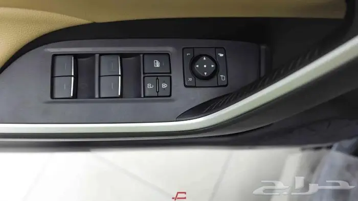 تويوتا راف فور فتحة XLE بنزين 2025 5