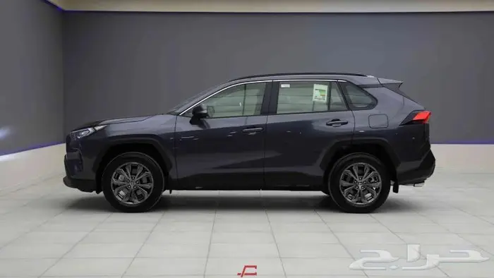 تويوتا راف فور فتحة XLE بنزين 2025 3