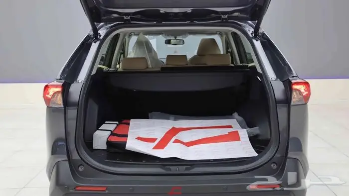 تويوتا راف فور فتحة XLE بنزين 2025 9