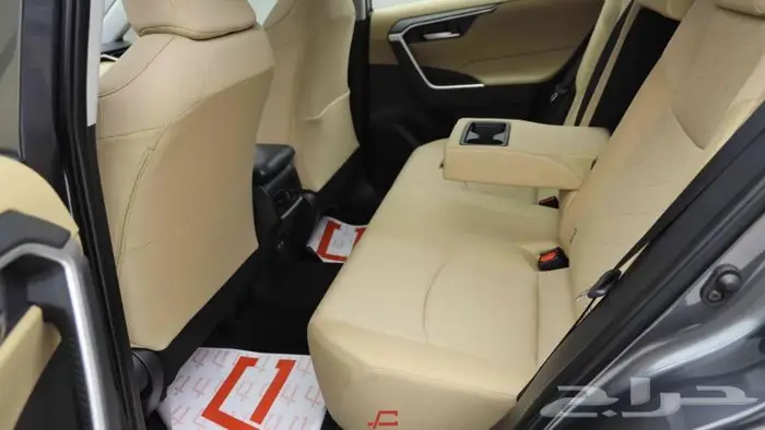 تويوتا راف فور فتحة XLE بنزين 2025 10