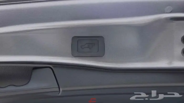 تويوتا راف فور فتحة XLE بنزين 2025 7