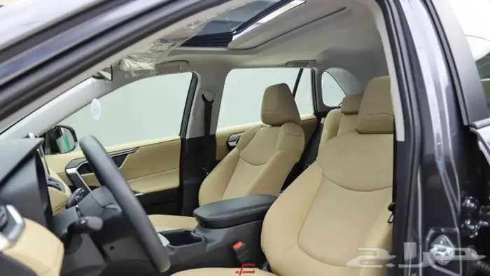 تويوتا راف فور فتحة XLE بنزين 2025 15