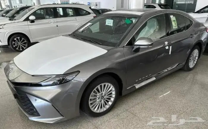 كامري ال اي بنزين - ابيض - فضي- رمادي 5