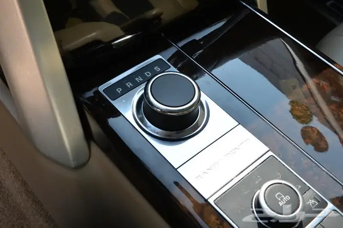 لاندروفر رنج روفر فوج SE سوبر تشارج 2013 نظيف 21