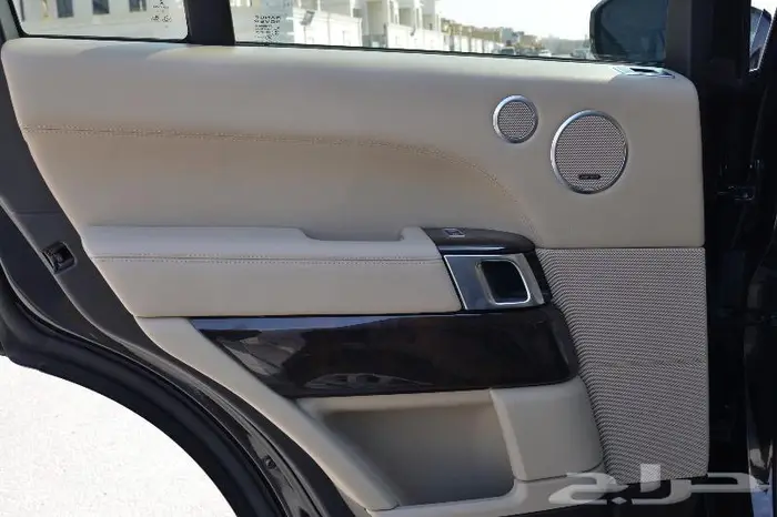 لاندروفر رنج روفر فوج SE سوبر تشارج 2013 نظيف 23