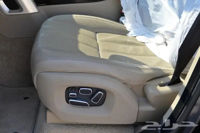 لاندروفر رنج روفر فوج SE سوبر تشارج 2013 نظيف 27