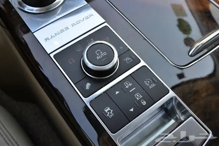 لاندروفر رنج روفر فوج SE سوبر تشارج 2013 نظيف 29