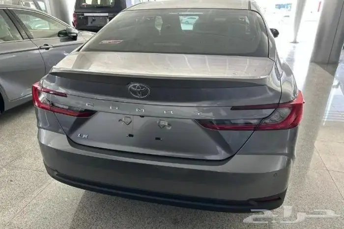 كامري ال اي بنزين - ابيض - فضي- رمادي 6