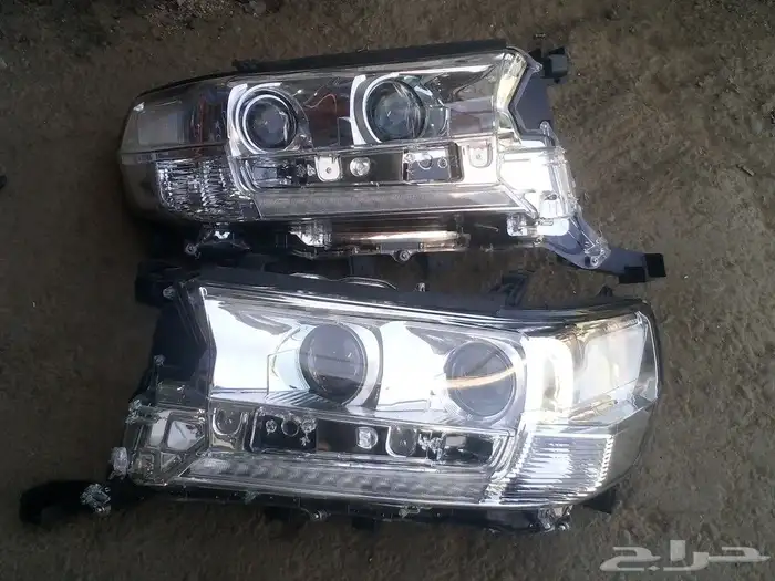 يتوفر لدينا طقم شمعات جيب لاندكروزر مديل 2017 3