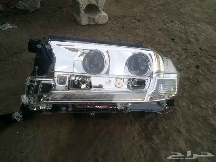 يتوفر لدينا طقم شمعات جيب لاندكروزر مديل 2017 1