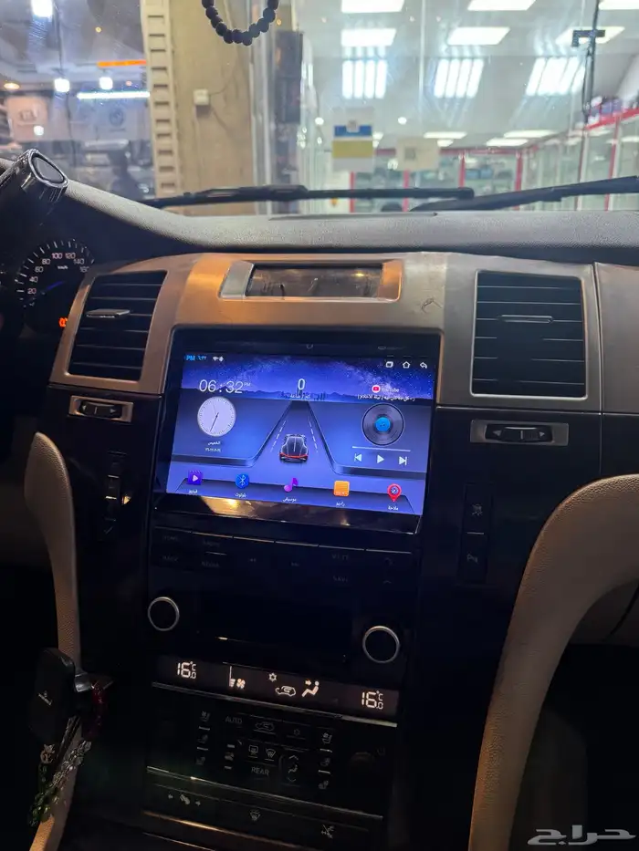 شاشة كاديلاك اسكاليد 2007_2014 2