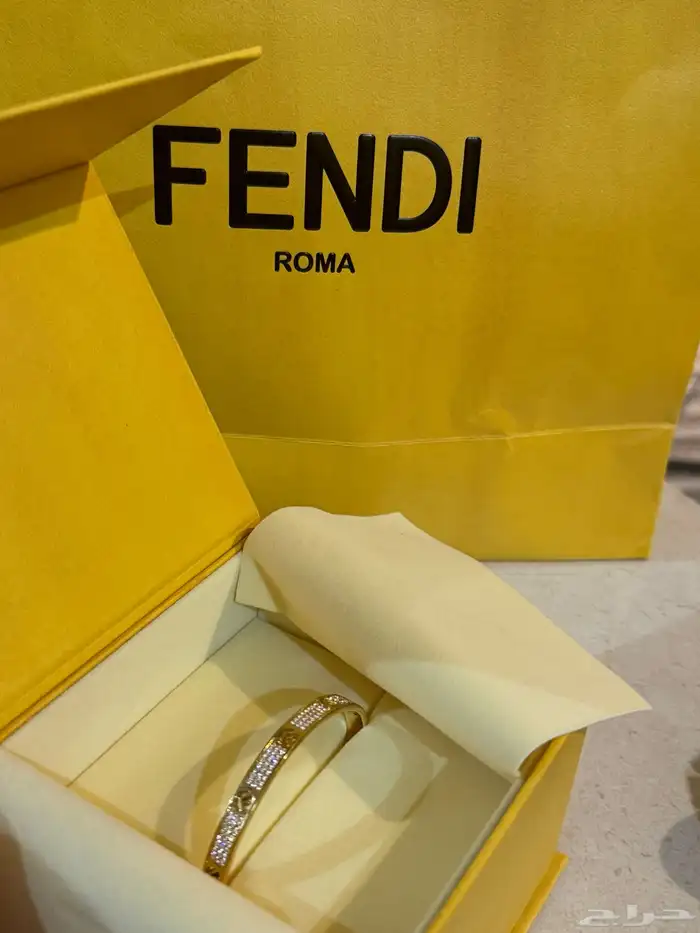 اسواره فندي اصليه معها الفاتوره وكامل الملحقات 2