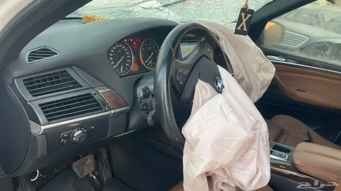 bmw x5 قطع غيار فقط 17