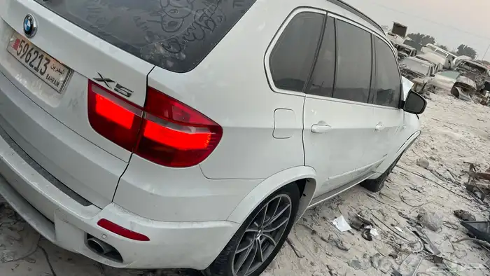 bmw x5 قطع غيار فقط 27